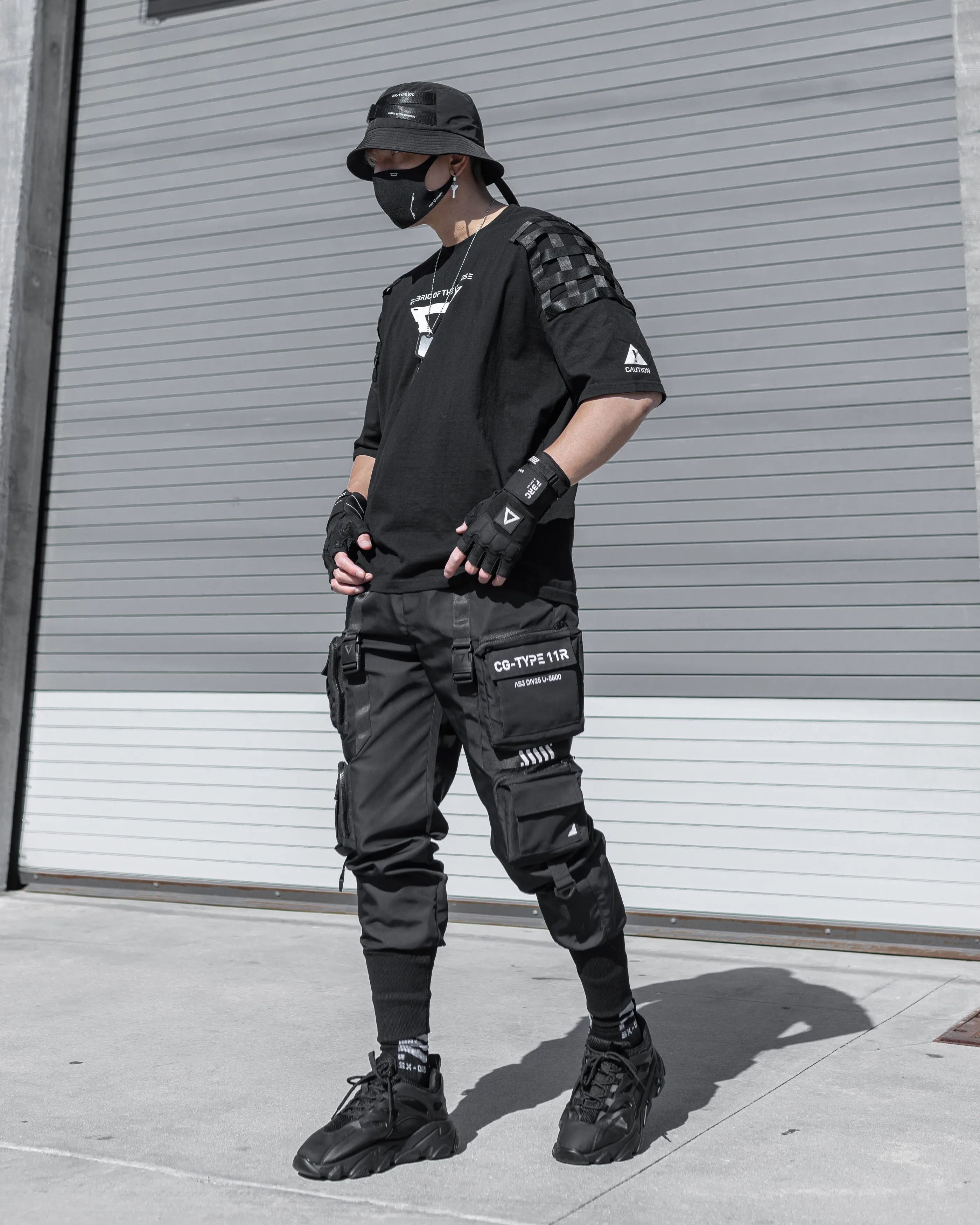 CG-Type 11R Black Cargo Pants