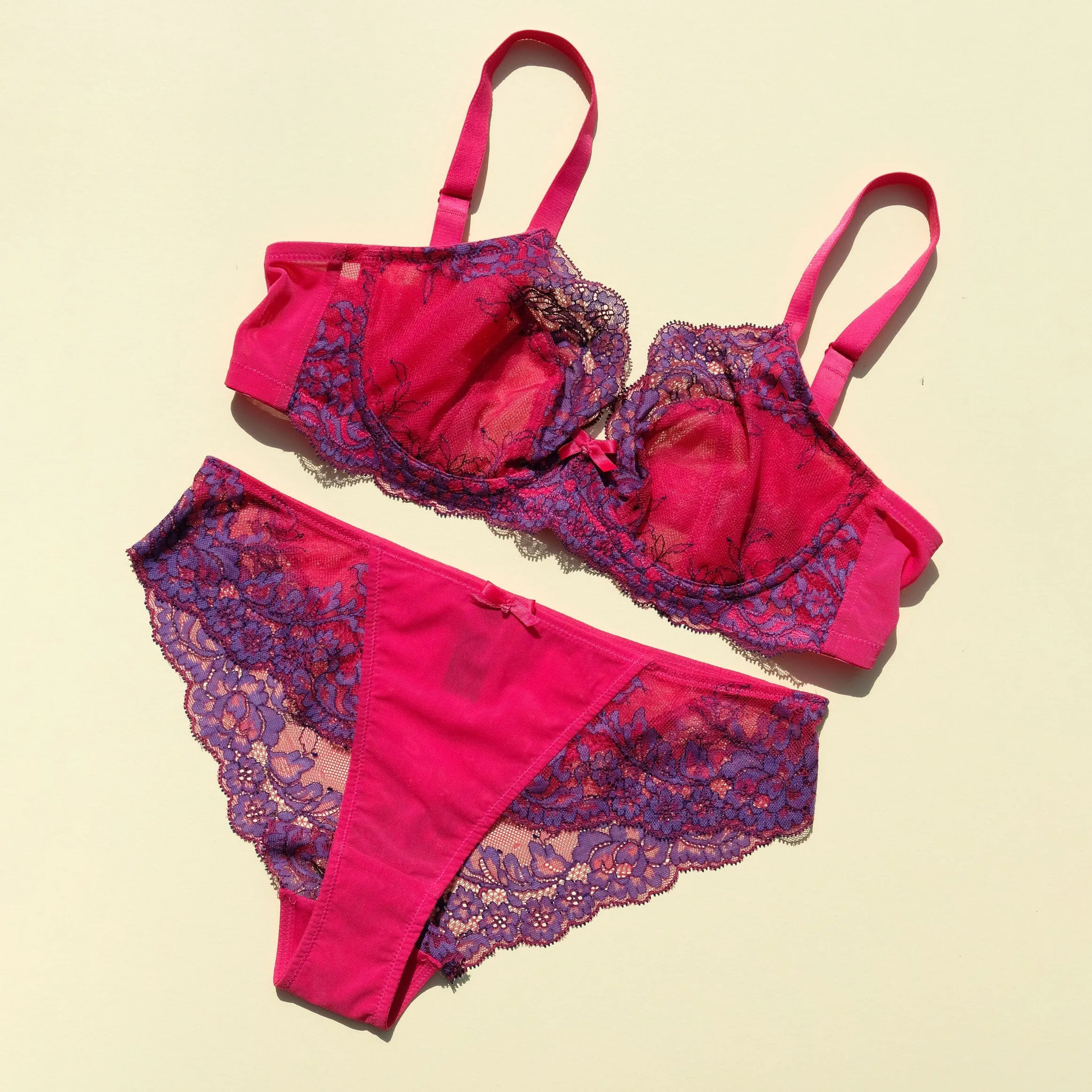 Lace seam-free brazilian [Fuchsia/Indigo]