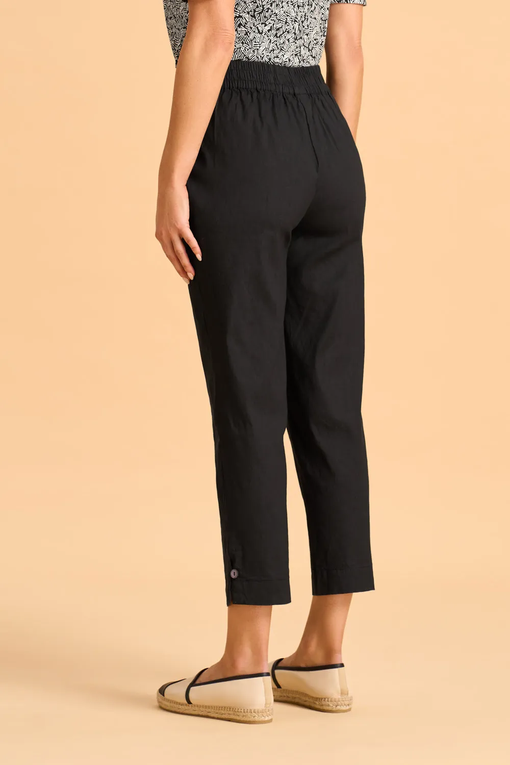 Tab Detail Tapered Pant - Black