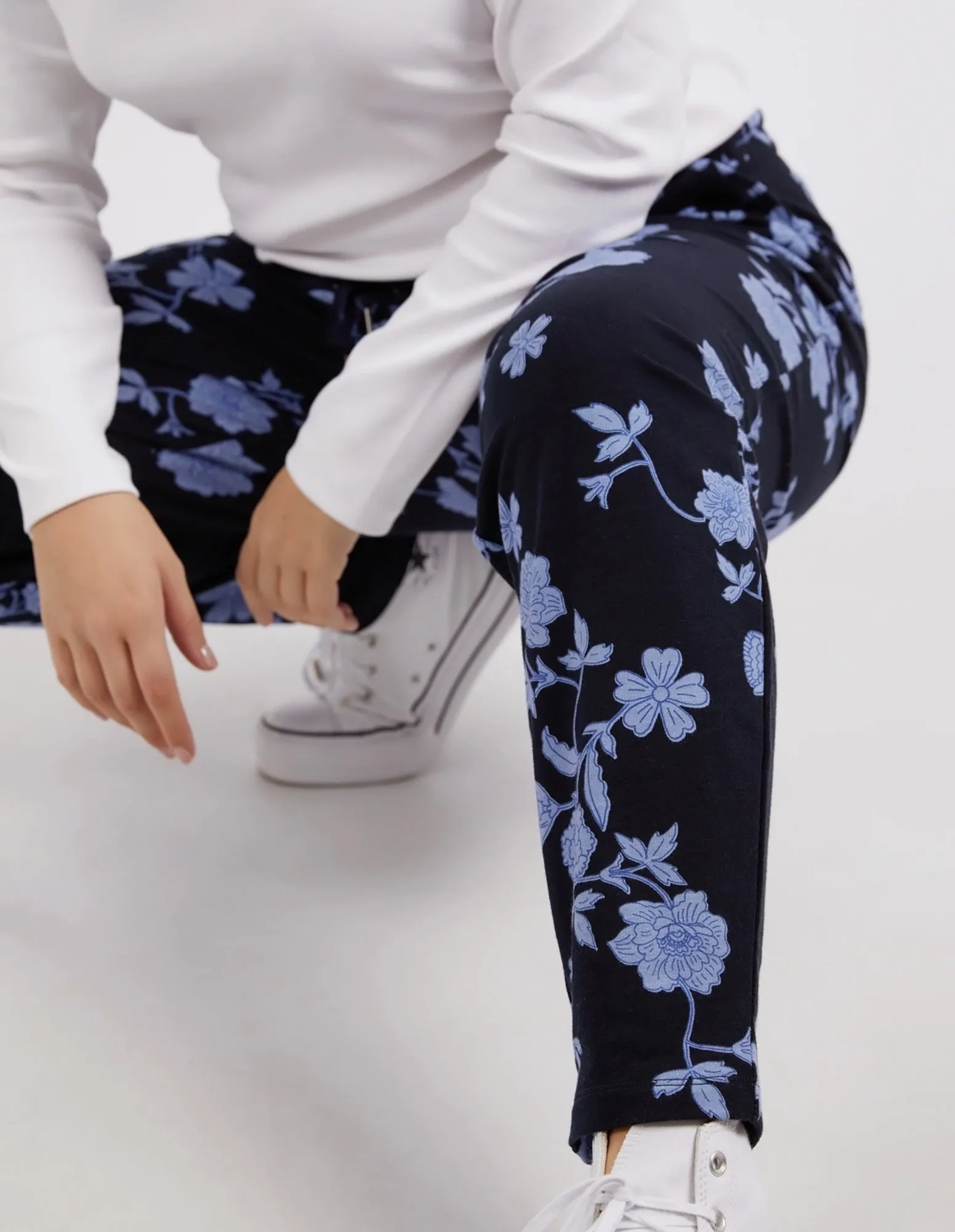 Wallpaper Lounge Pant Navy Floral